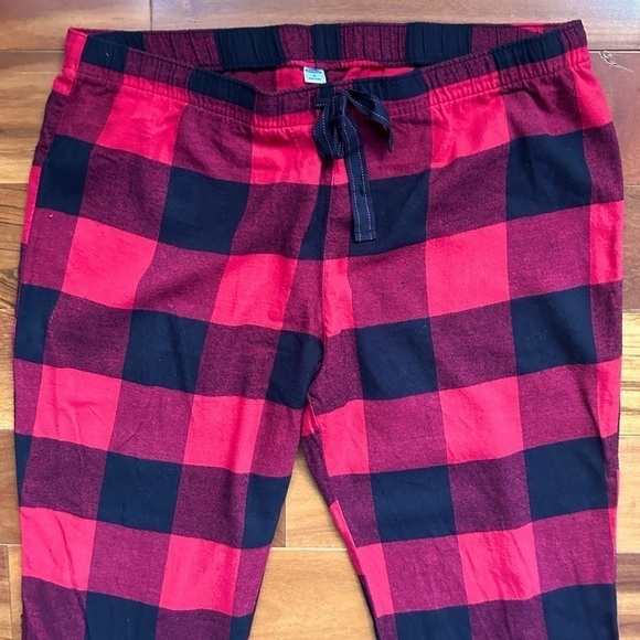 Old Navy Buffalo Plaid Lounge Pants - Picture 3 of 6
